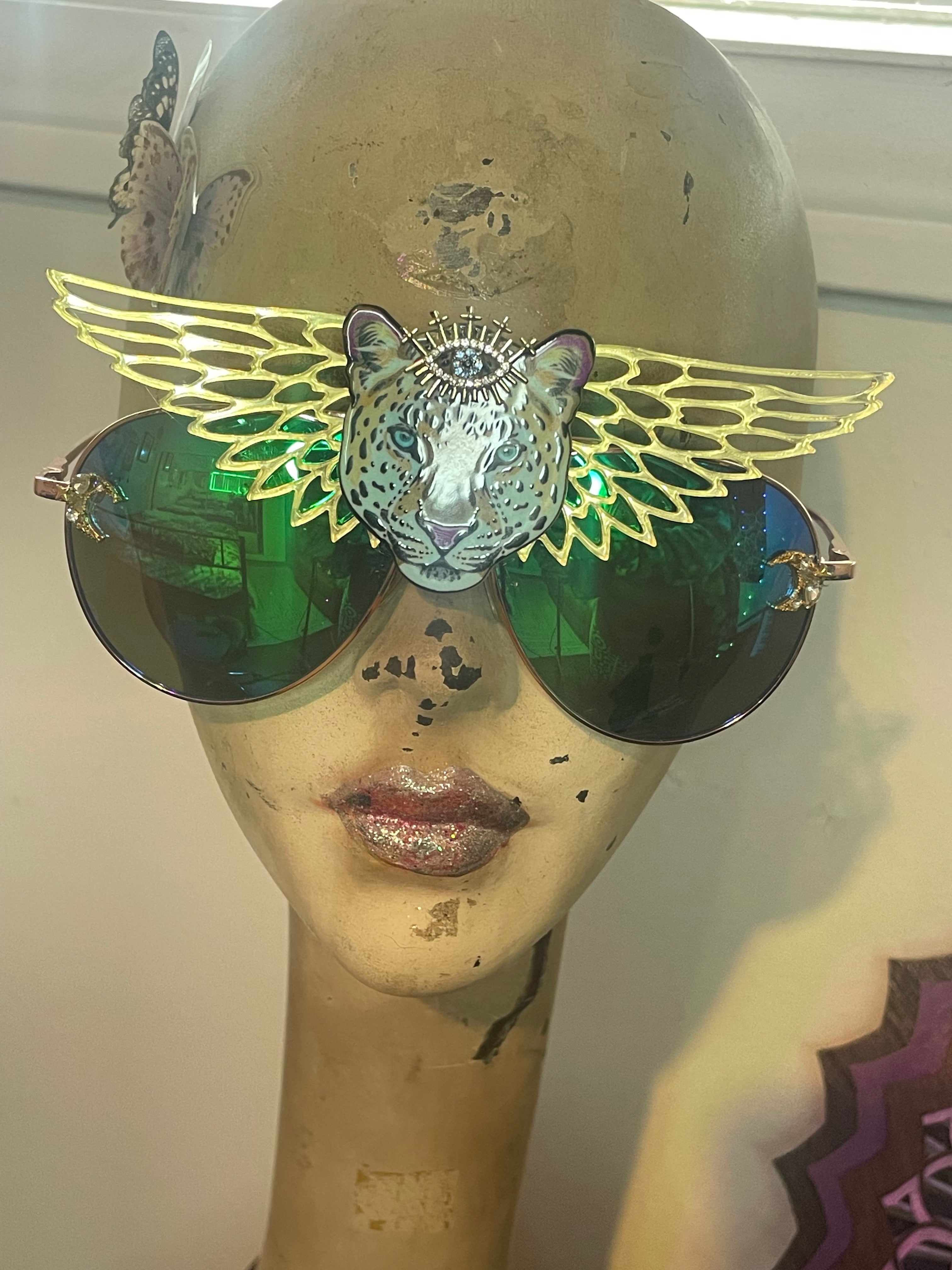 OHHUM Temple Cat Sunglasses